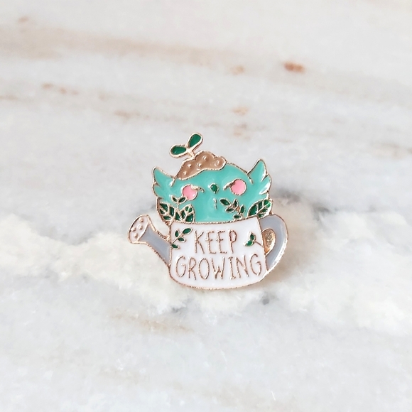⭐"Keep Growing" Enamel Pin - Picture 1 of 7